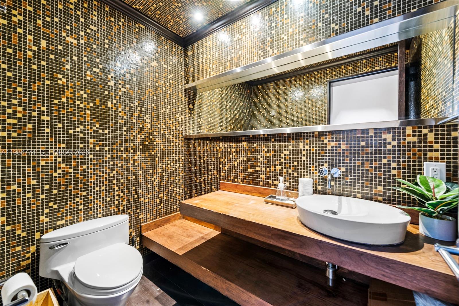 1606 S Bayshore Dr Miami, FL 33133