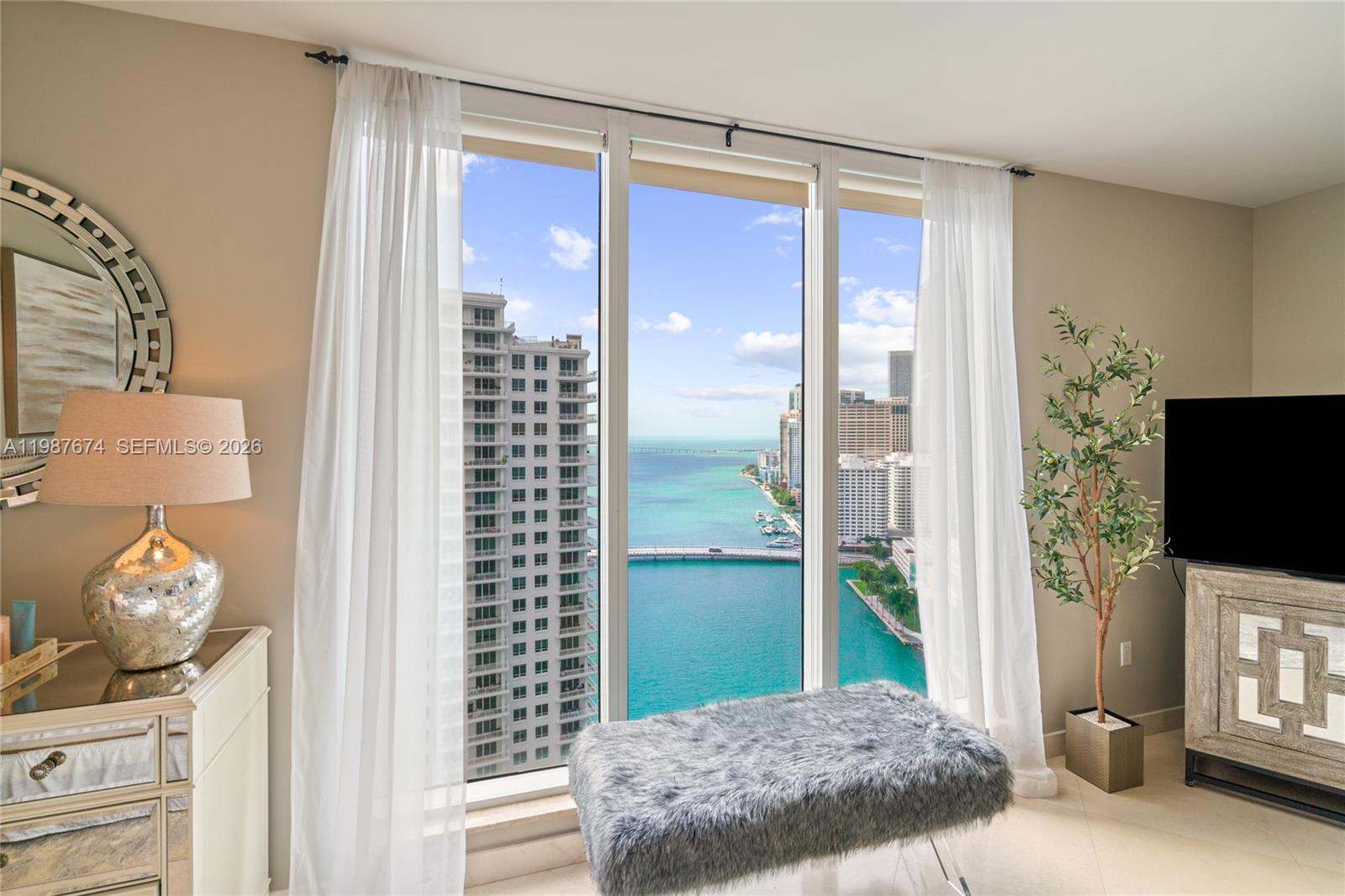 901 Brickell Key Blvd #2804 Miami, FL 33131