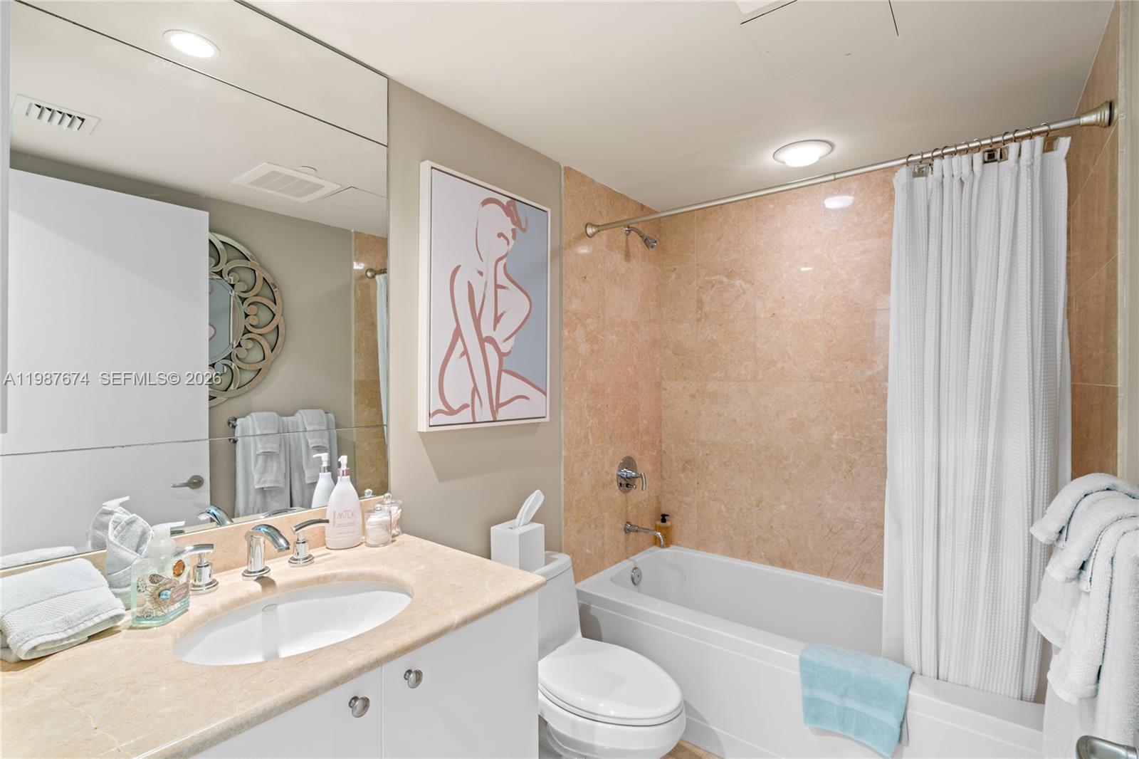 901 Brickell Key Blvd #2804 Miami, FL 33131