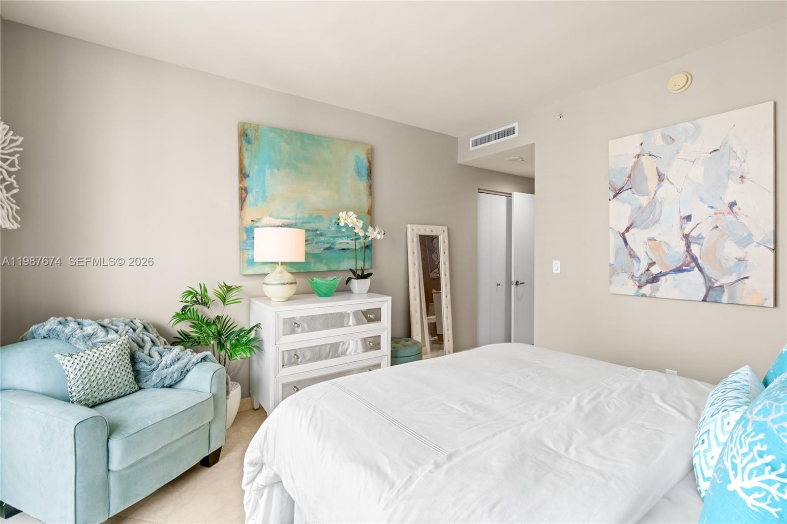 901 Brickell Key Blvd #2804 Miami, FL 33131