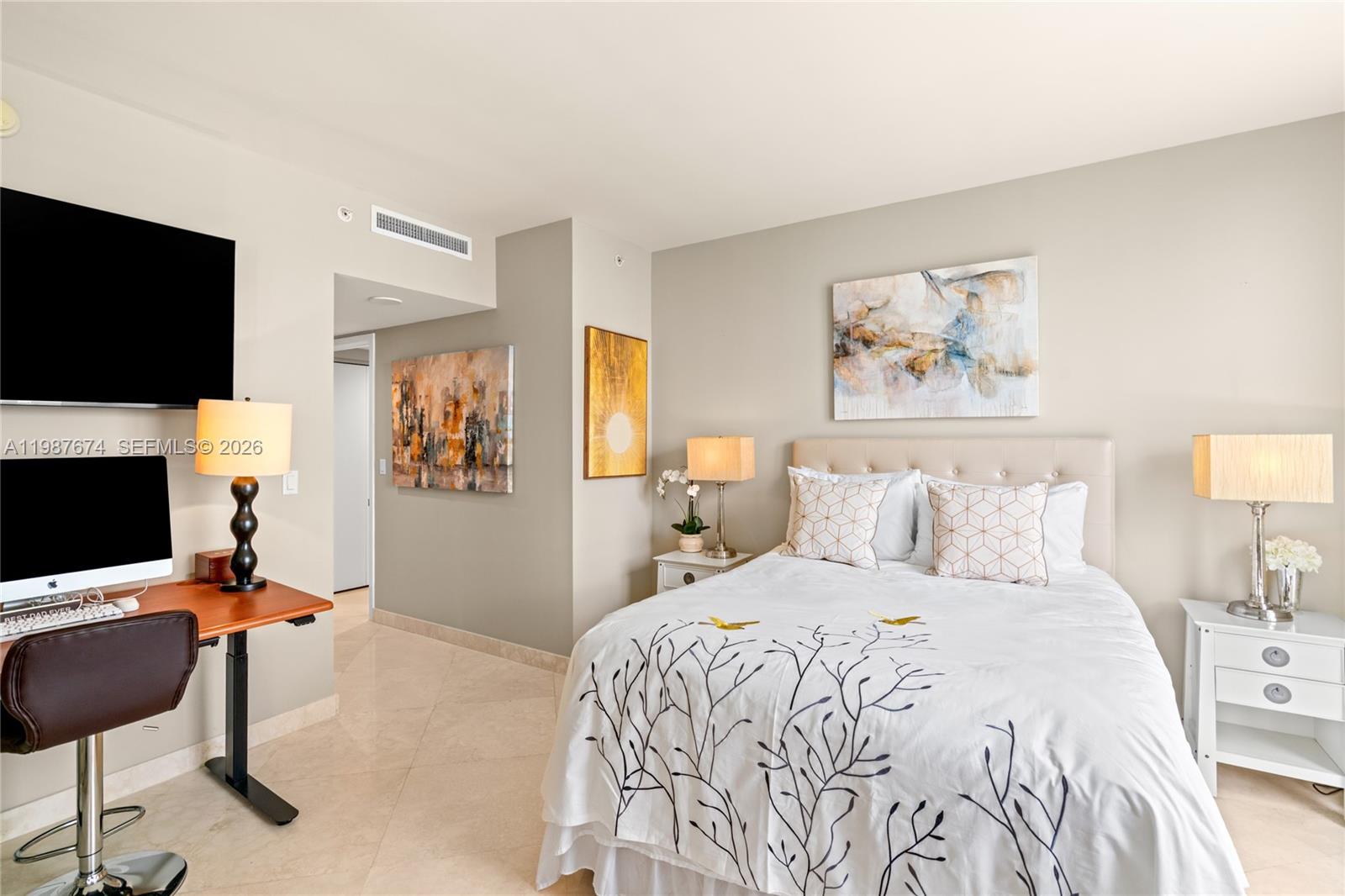 901 Brickell Key Blvd #2804 Miami, FL 33131