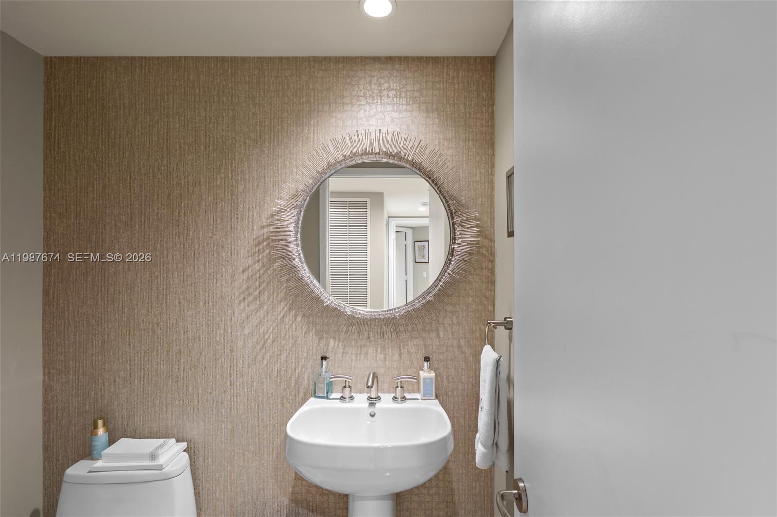 901 Brickell Key Blvd #2804 Miami, FL 33131