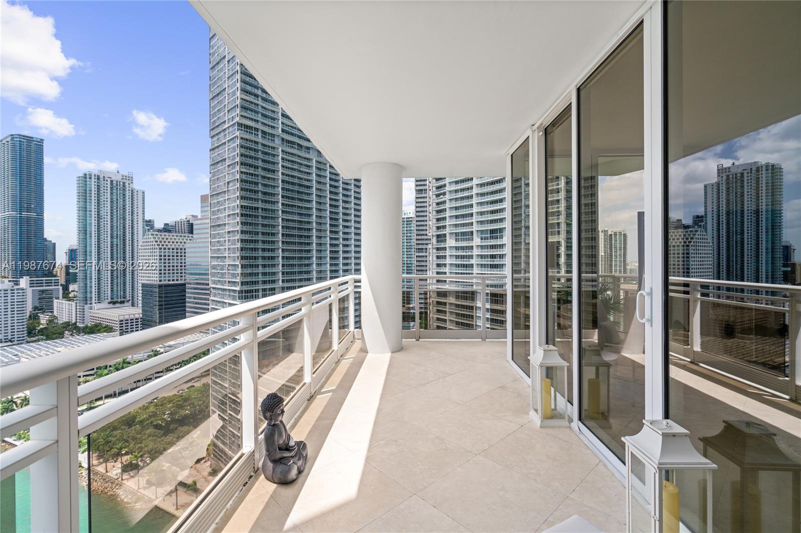 901 Brickell Key Blvd #2804 Miami, FL 33131