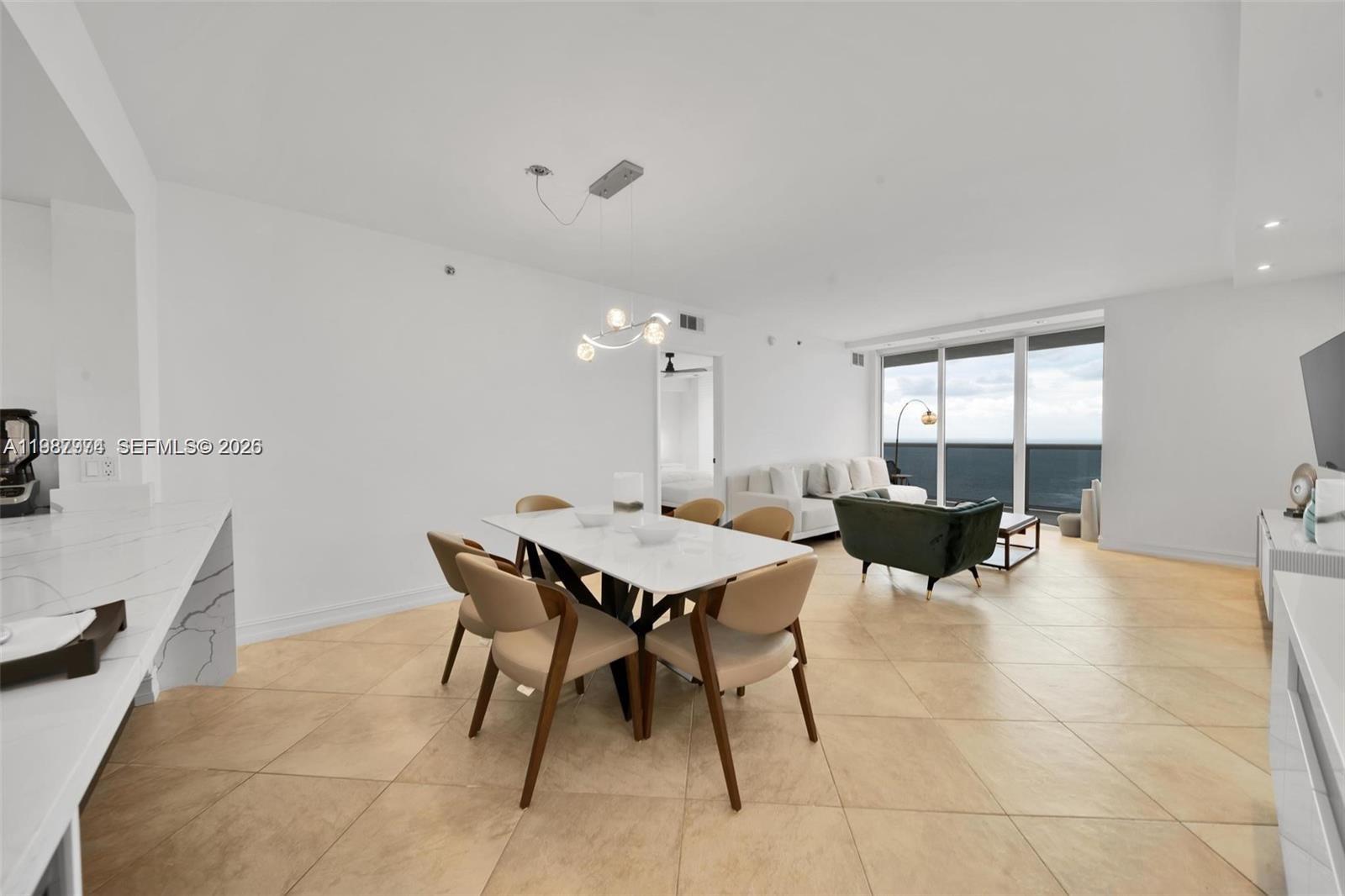 image Beach Club 210