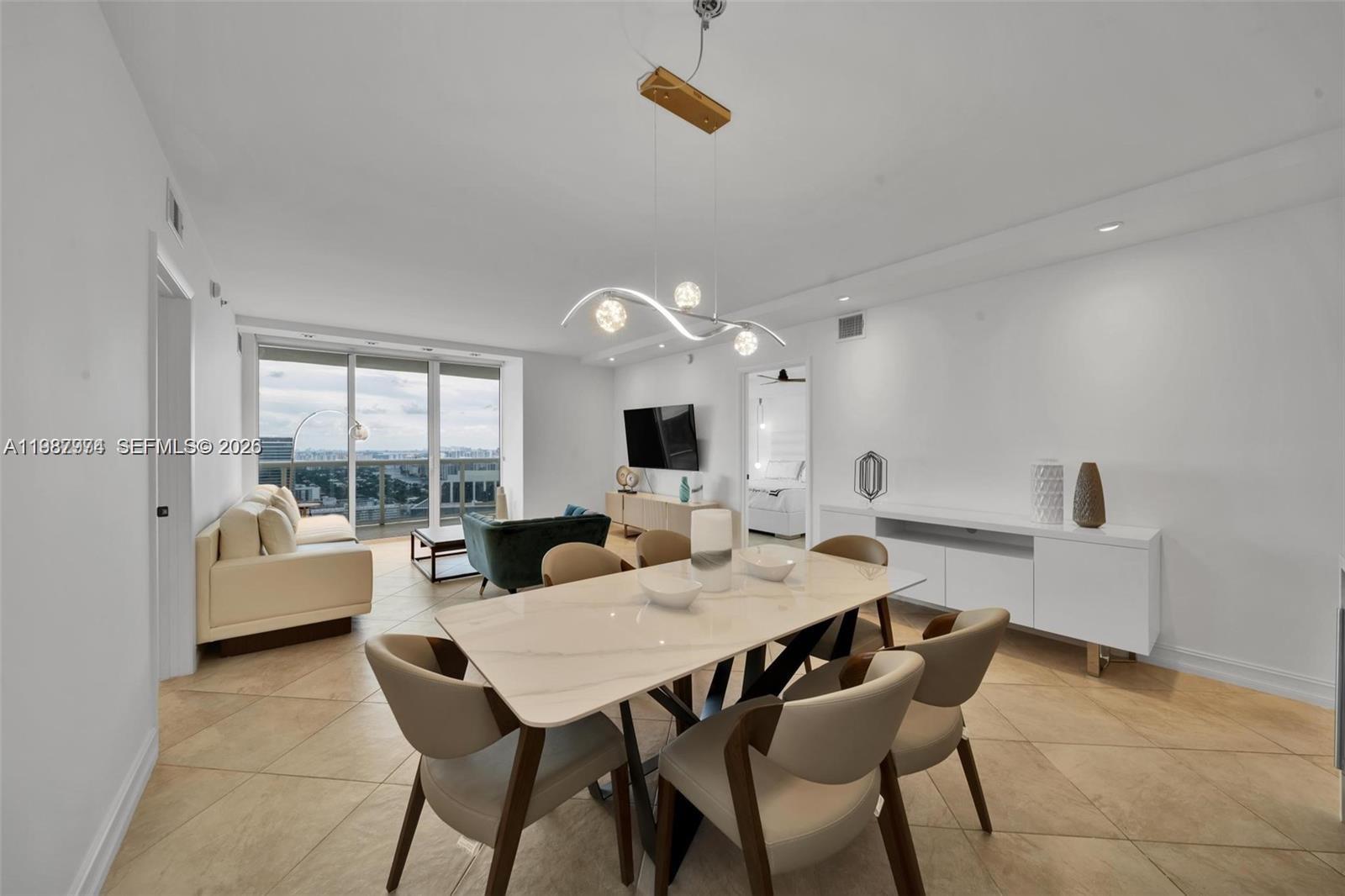 image Beach Club 213