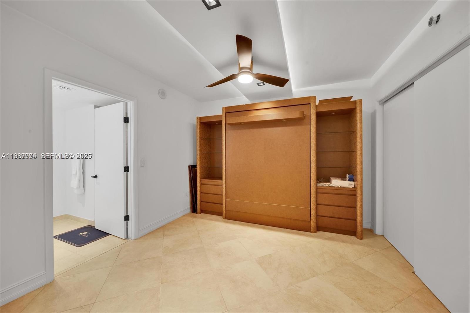 image Beach Club 220