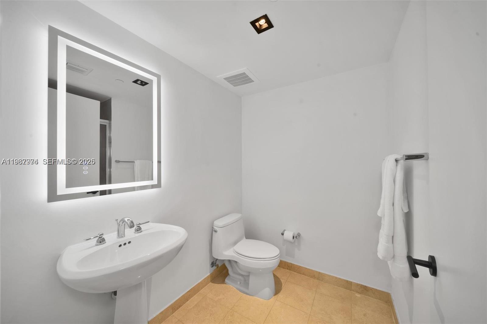 image Beach Club 225