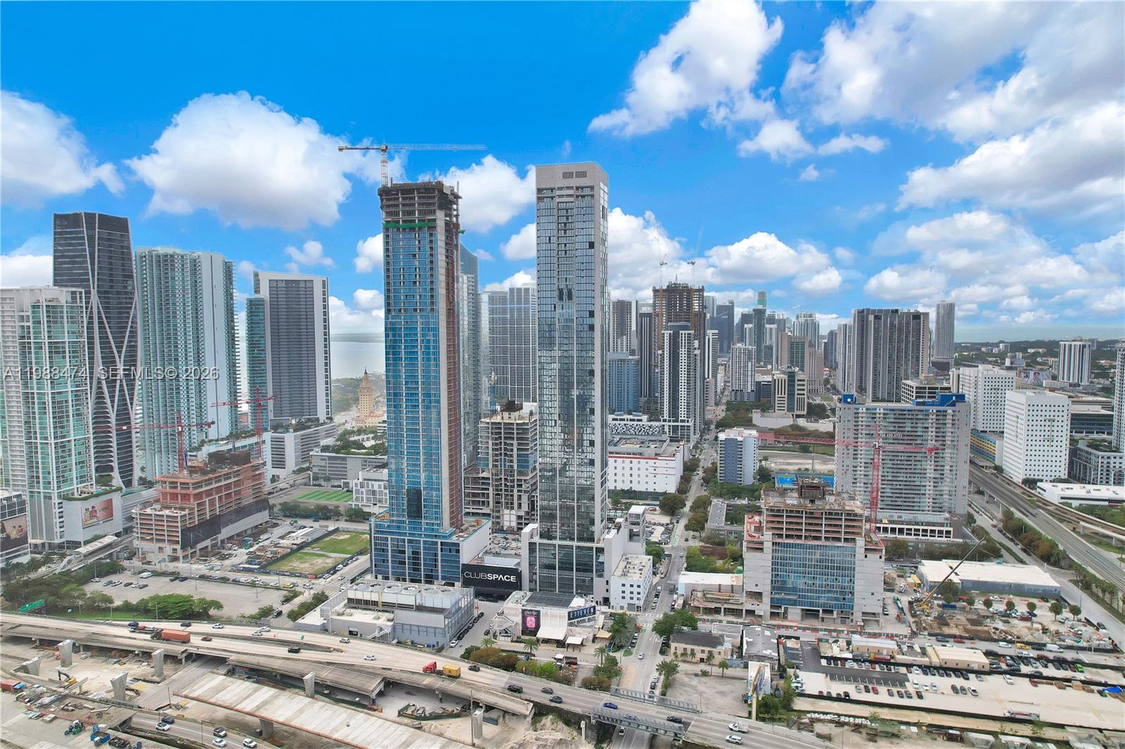 image E11EVEN Hotel & Residences10