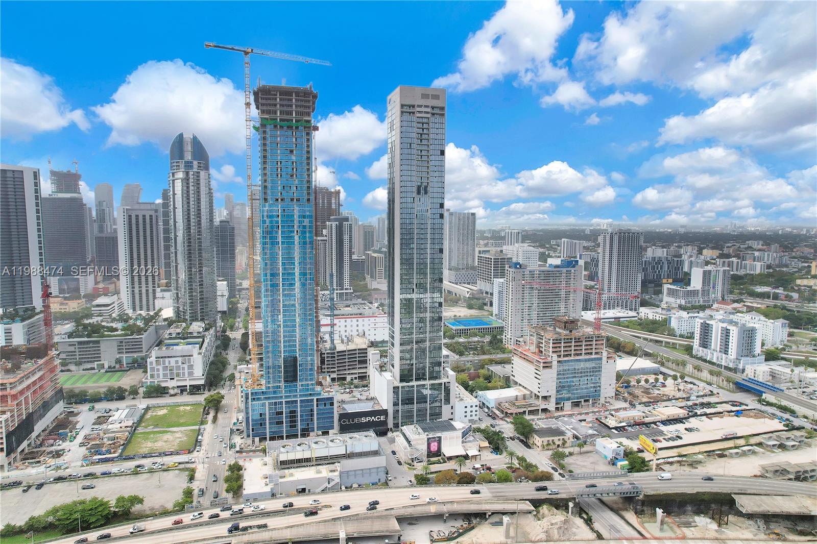 image E11EVEN Hotel & Residences12