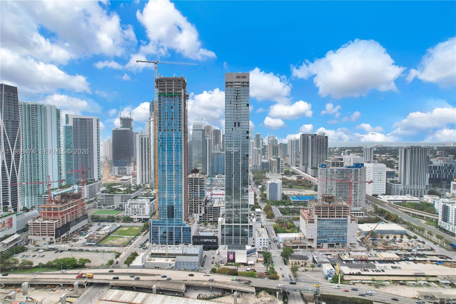 image E11EVEN Hotel & Residences14