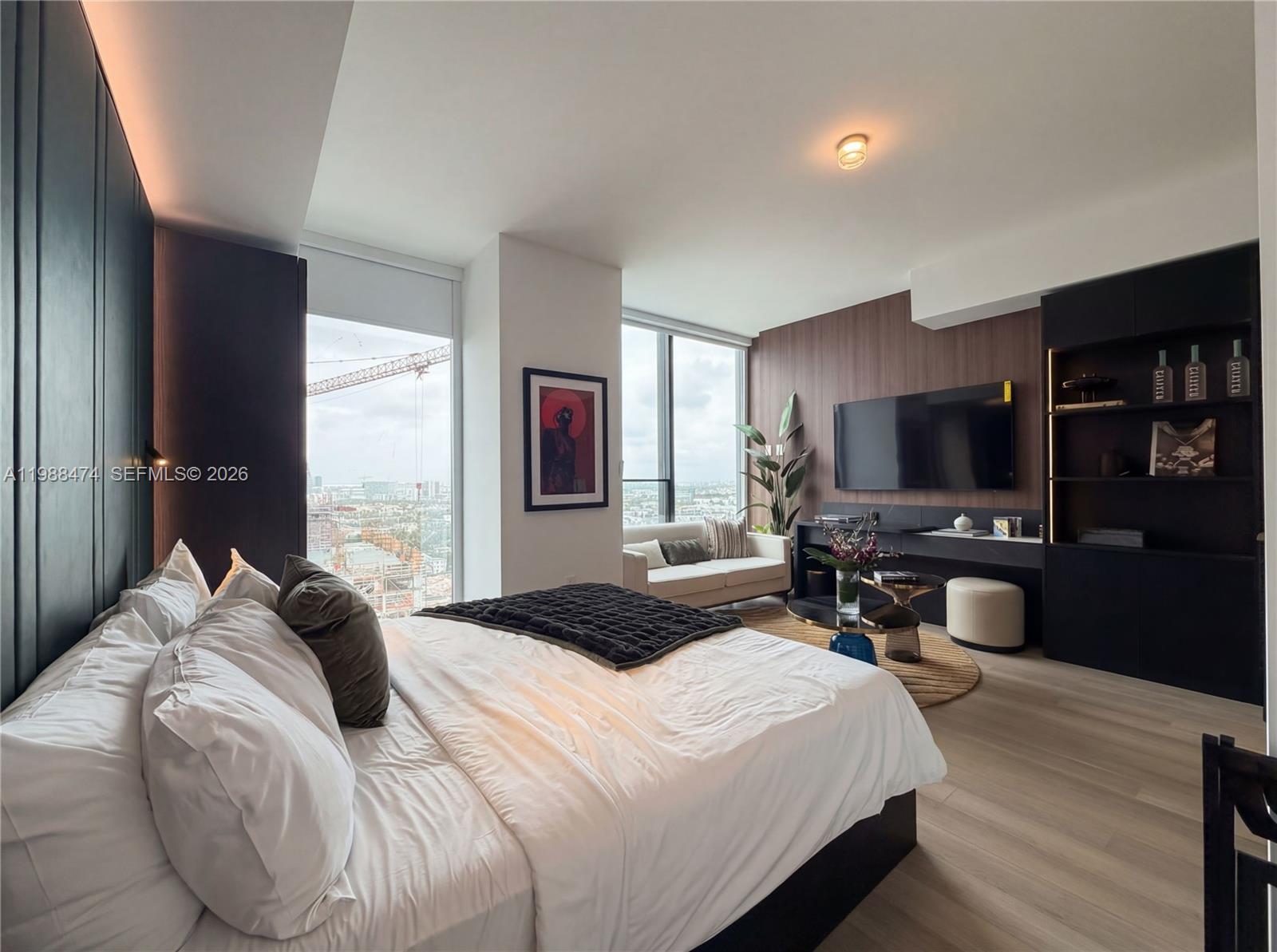 image E11EVEN Hotel & Residences8