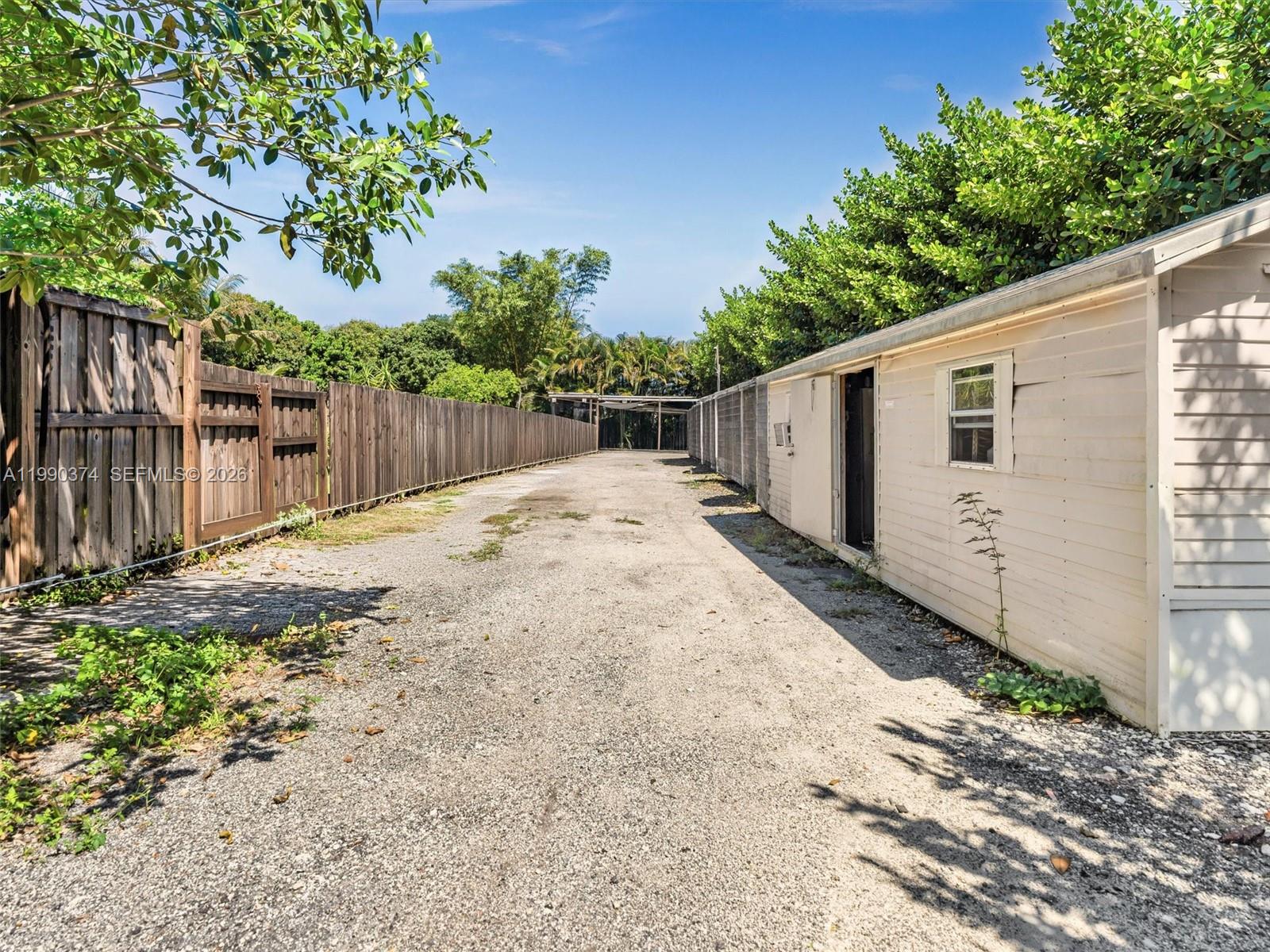 14051 SW 15th Ct Davie, FL 33325