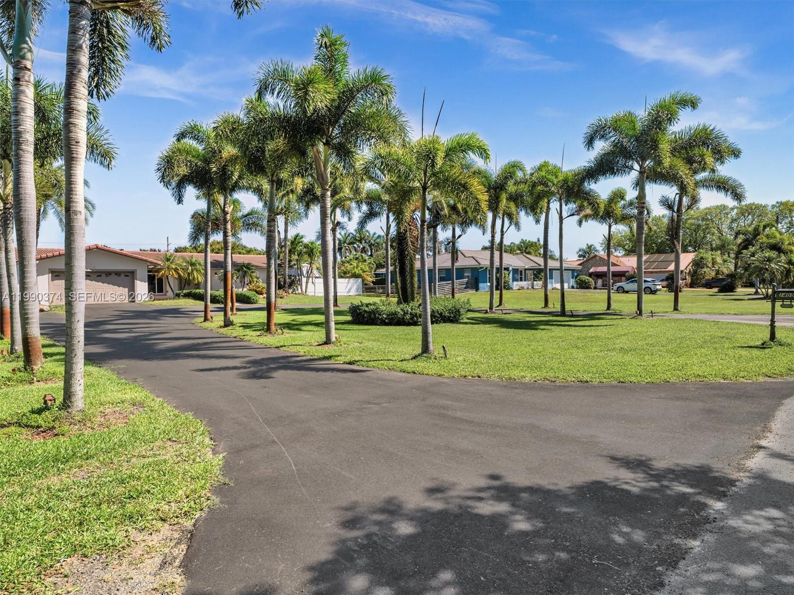 14051 SW 15th Ct Davie, FL 33325