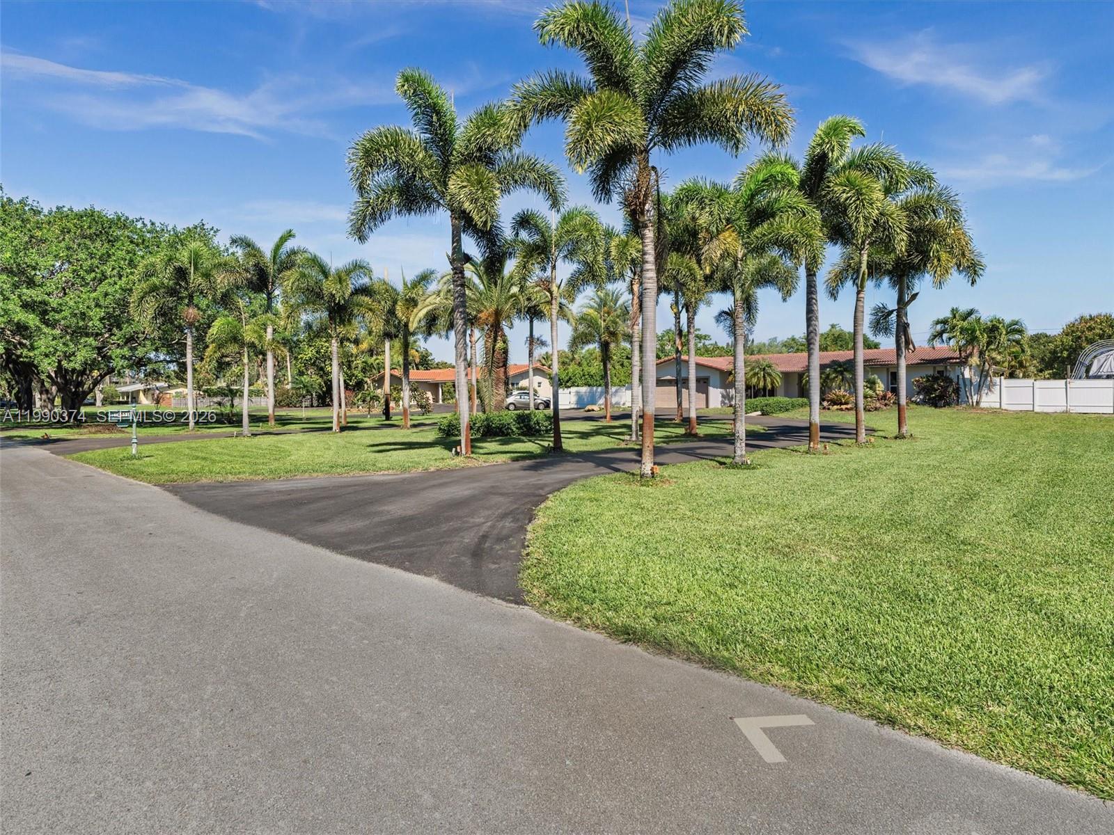 14051 SW 15th Ct Davie, FL 33325