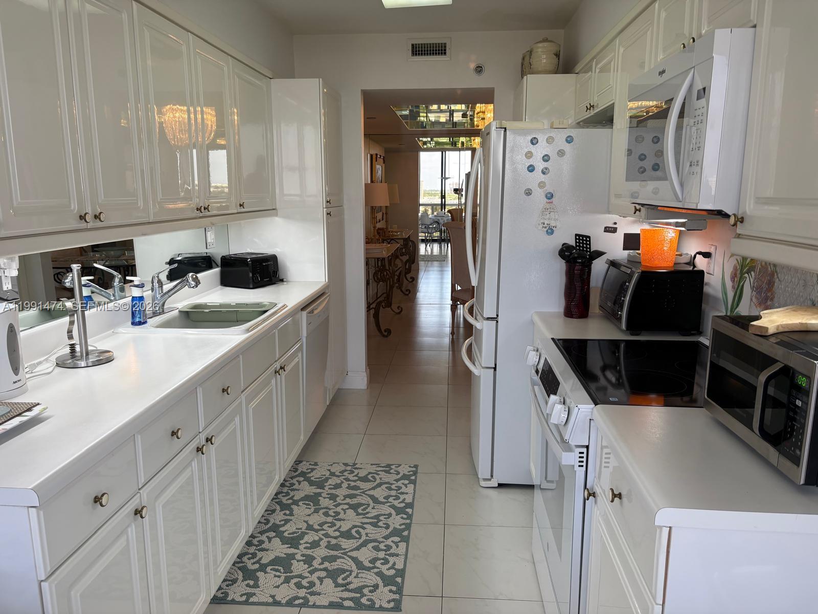 3600 Yacht Clb Dr #1001 Aventura, FL 33180