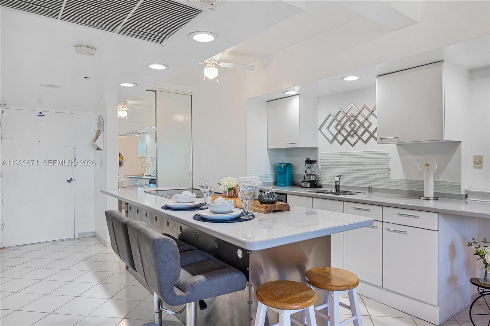 100 Lincoln Rd #515 Miami Beach, FL 33139