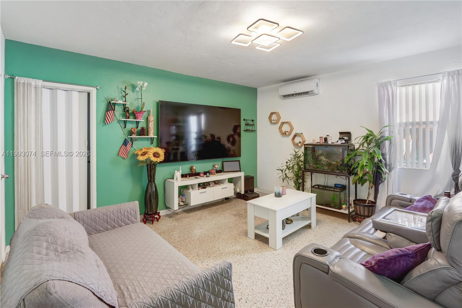 3675 NW 5th St Miami, FL 33125