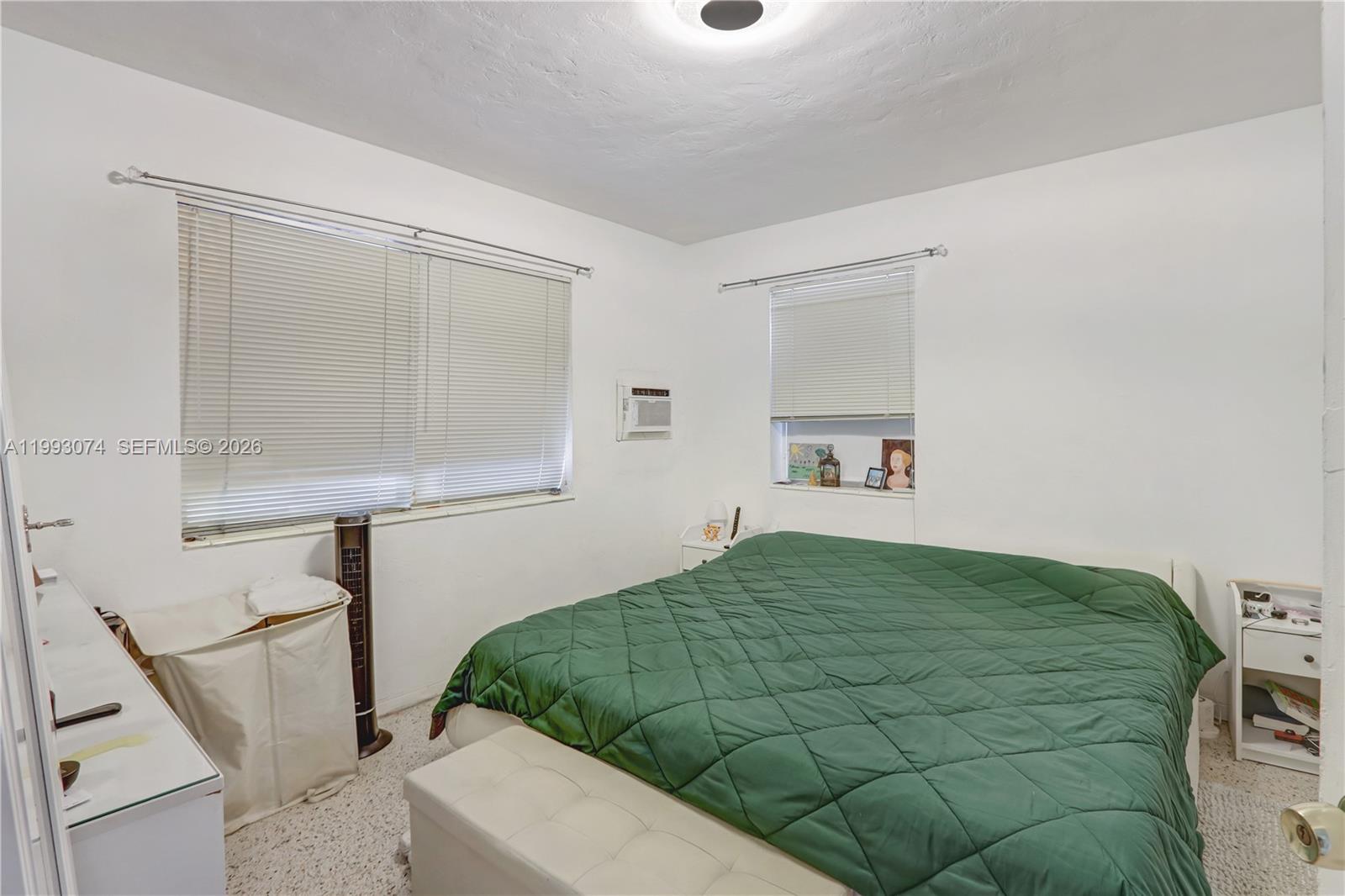 3675 NW 5th St Miami, FL 33125