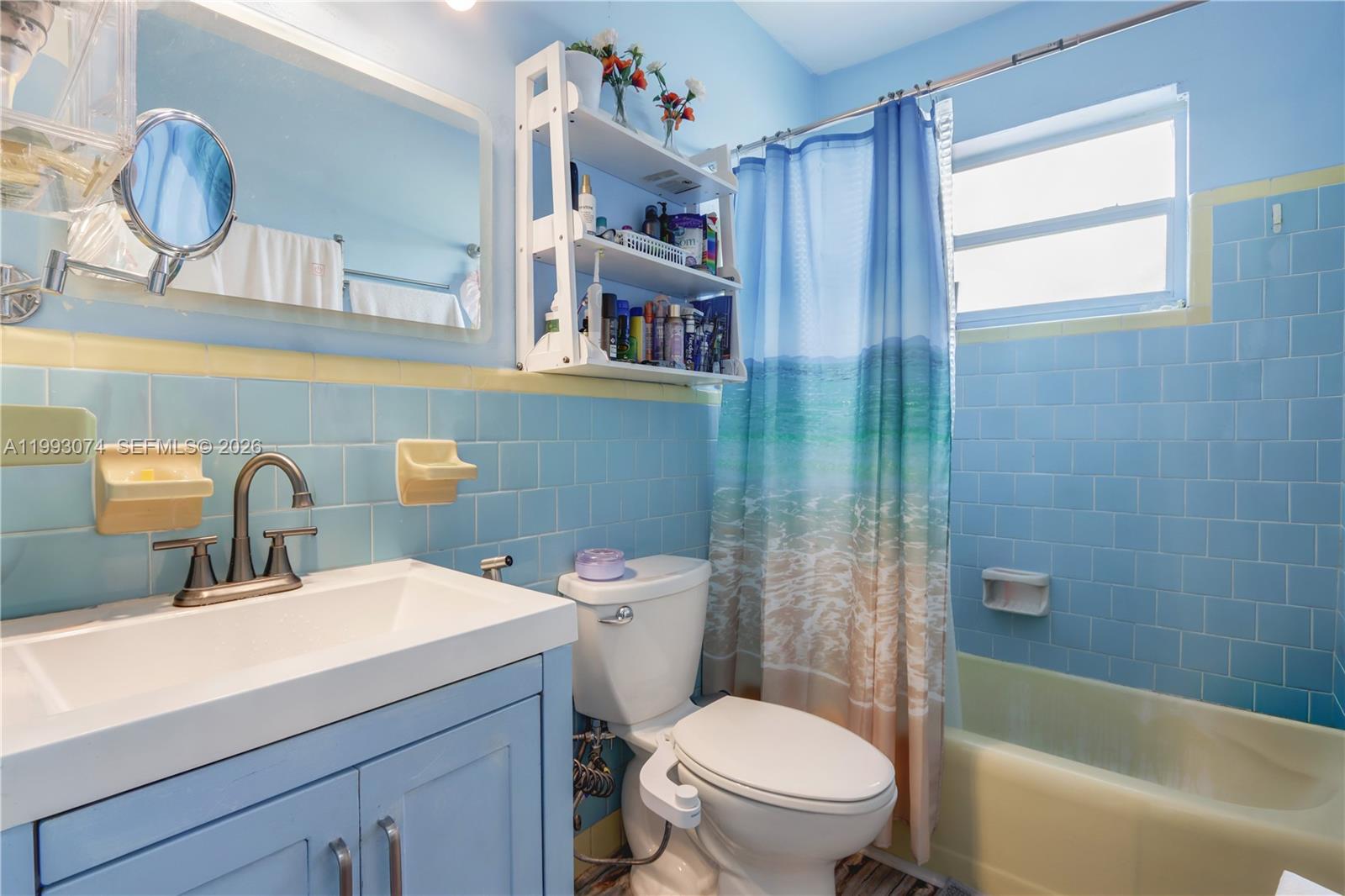 3675 NW 5th St Miami, FL 33125