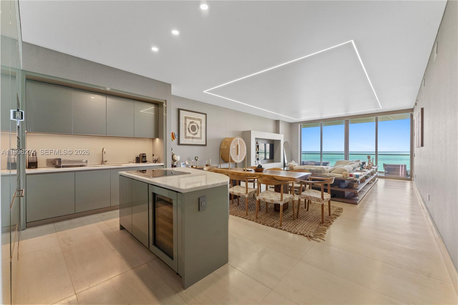 18975 Collins Ave #603