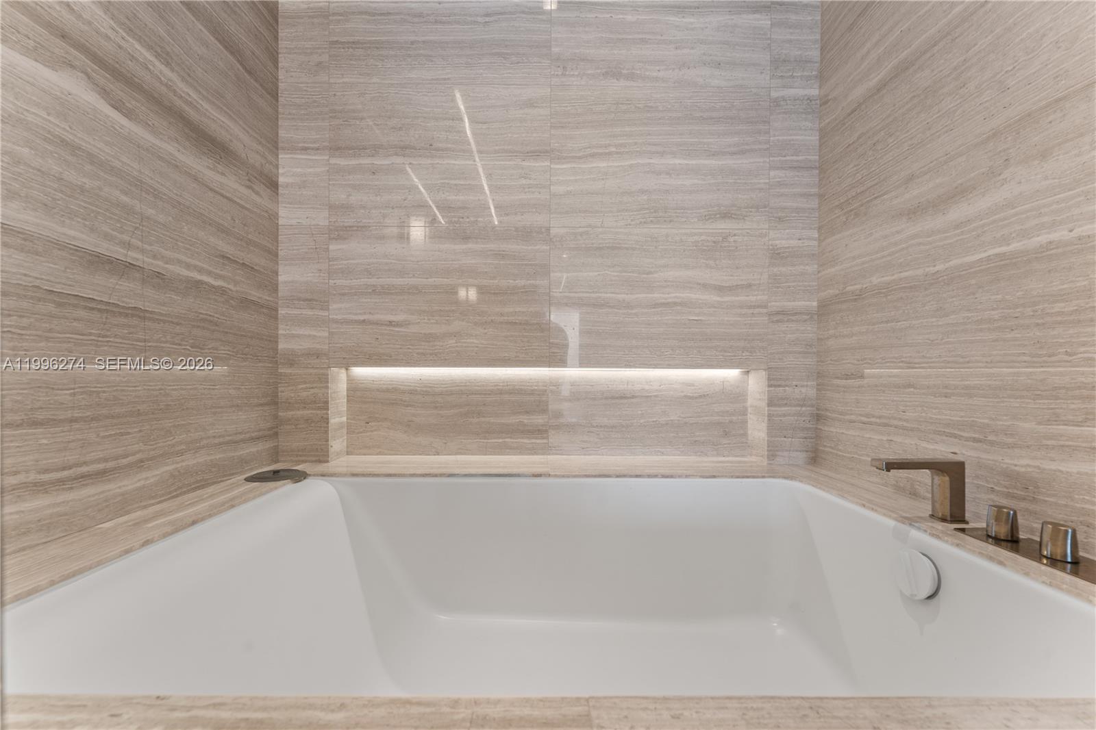 18975 Collins Ave #603 Sunny Isles Beach, FL 33160