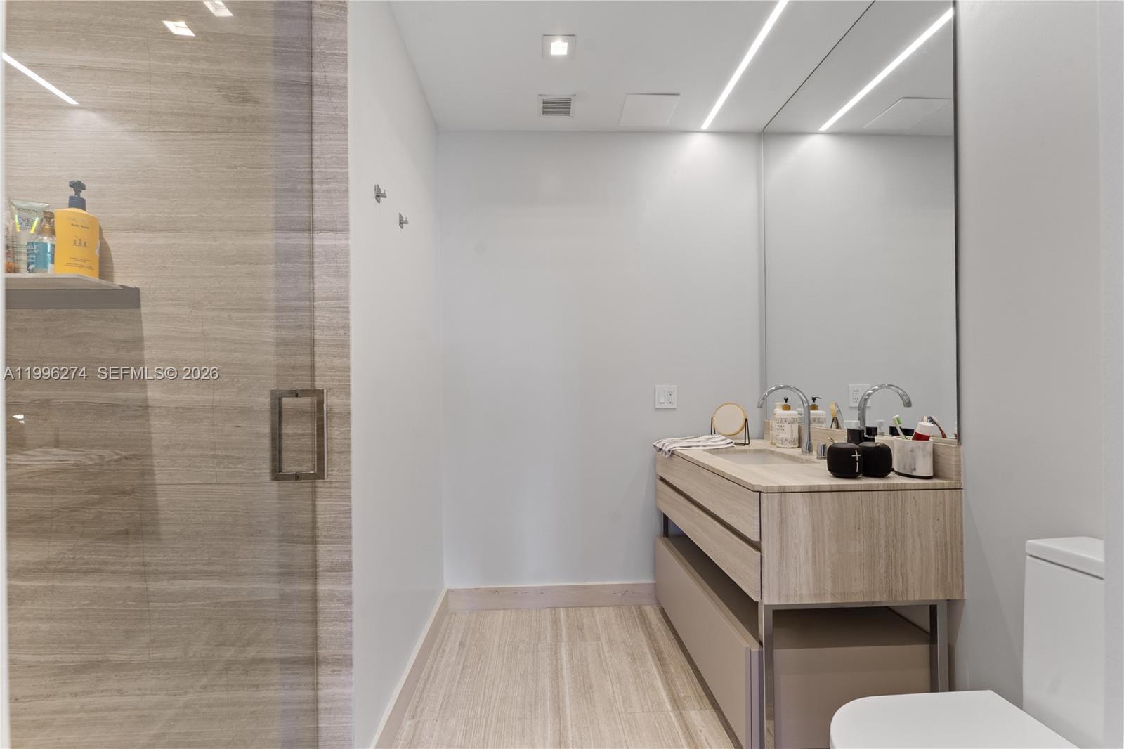 18975 Collins Ave #603 Sunny Isles Beach, FL 33160