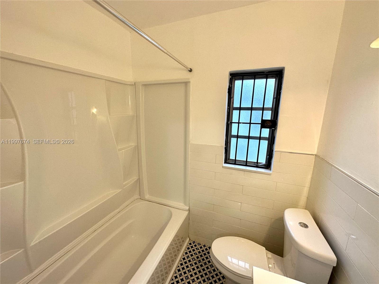 1941 NE 157th Ter North Miami Beach, FL 33162