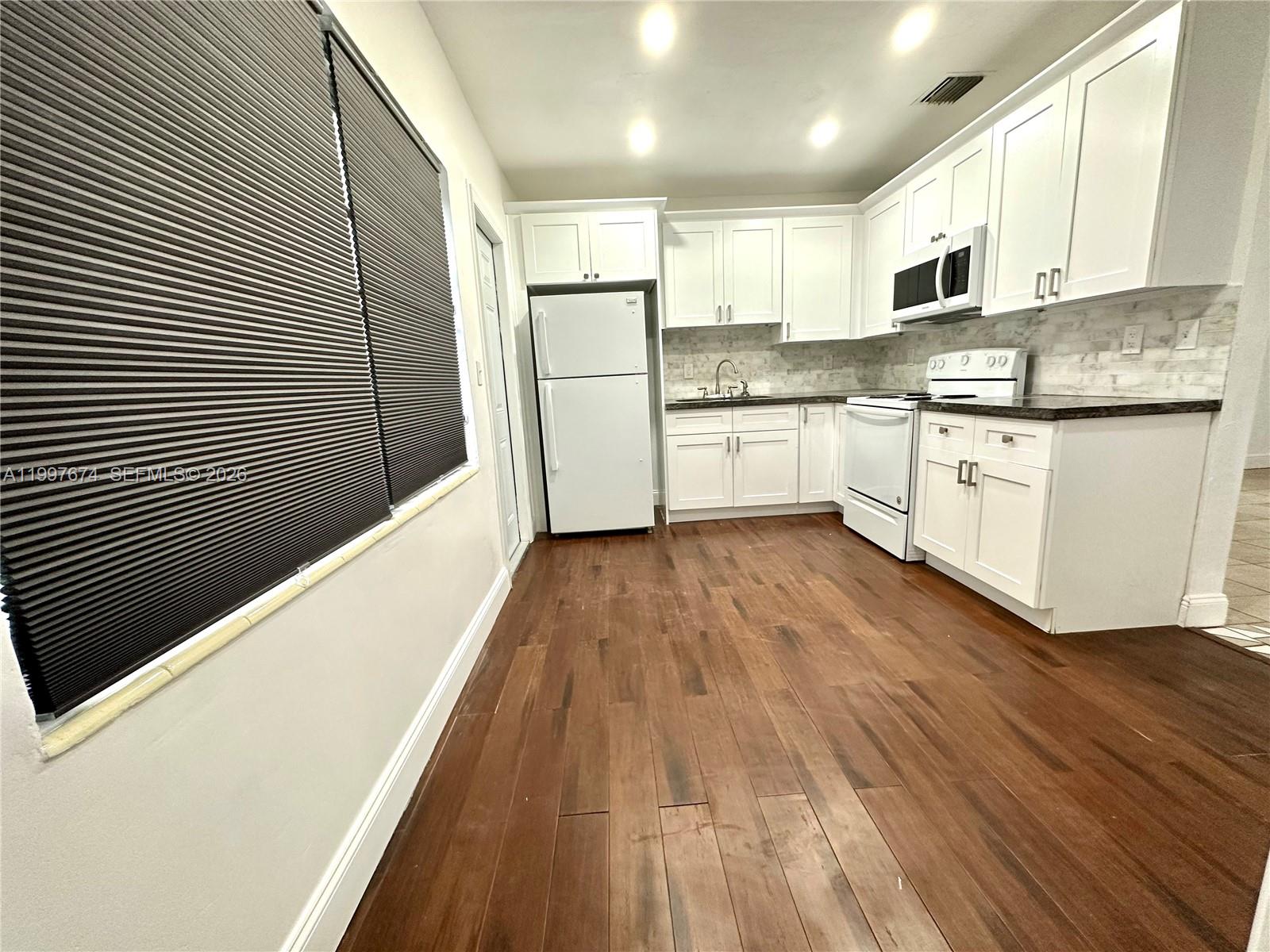 1941 NE 157th Ter North Miami Beach, FL 33162