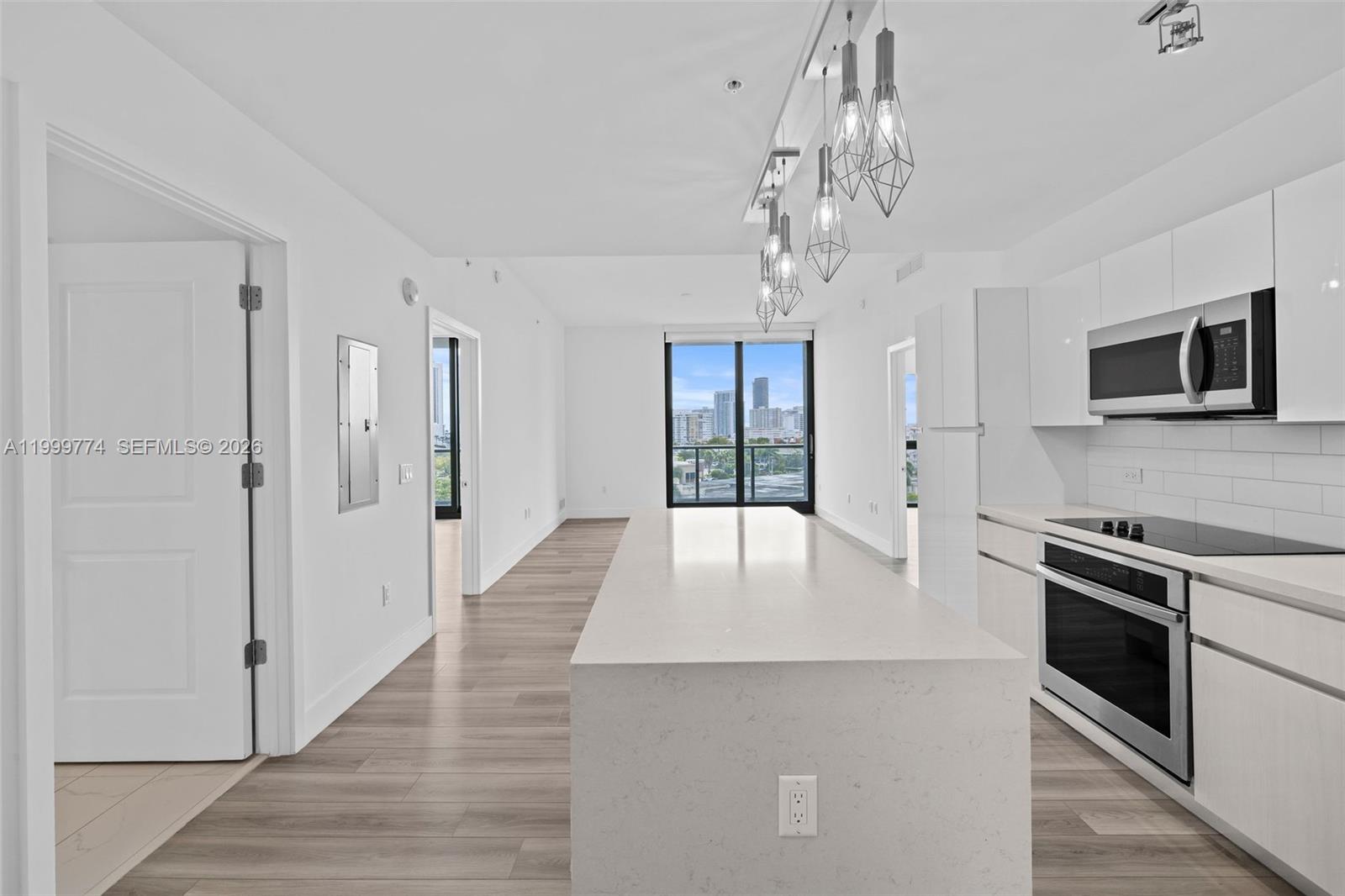 101 Diplomat Pkwy #604