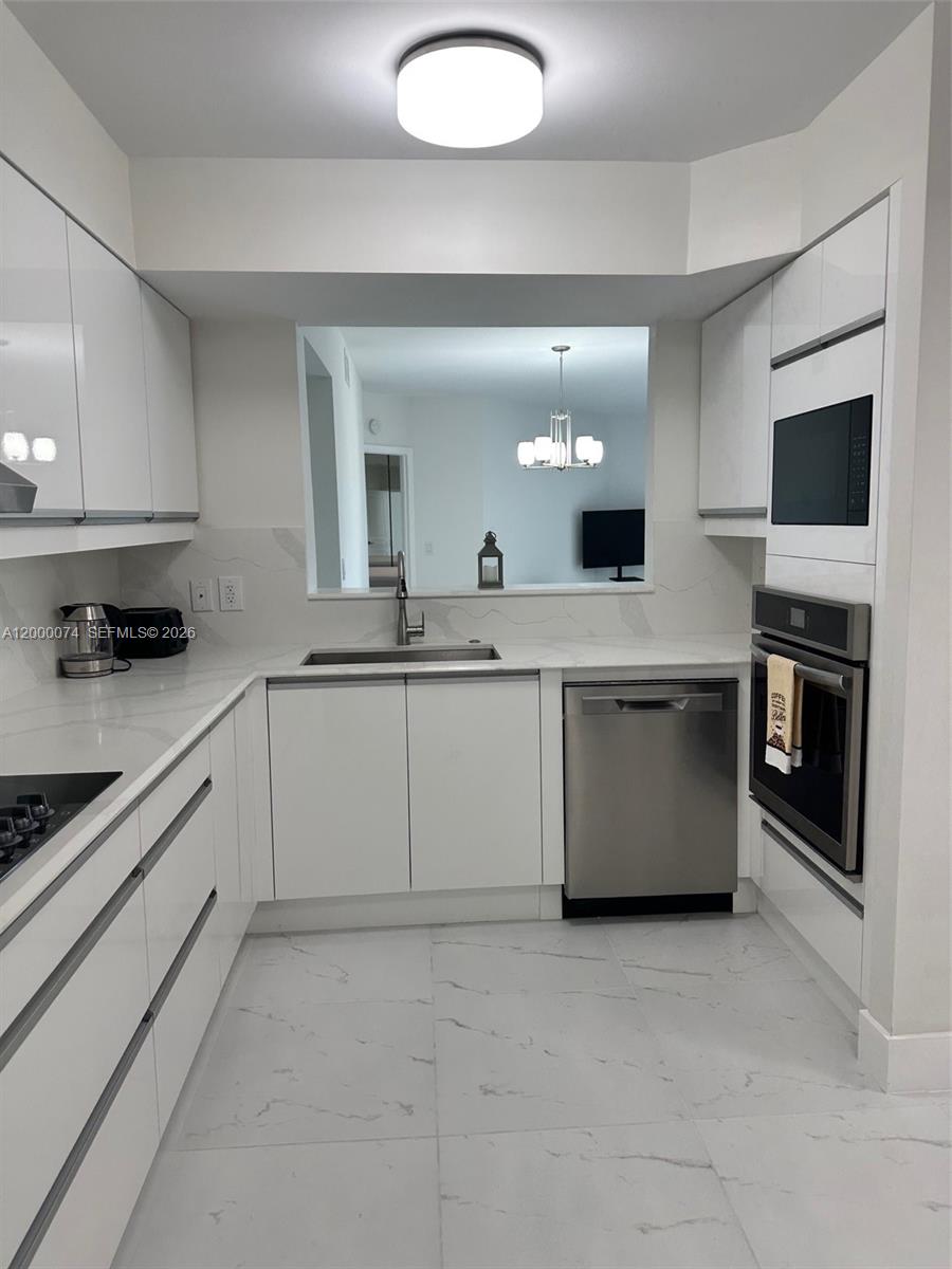 8925 Collins Ave #2J Surfside, FL 33154