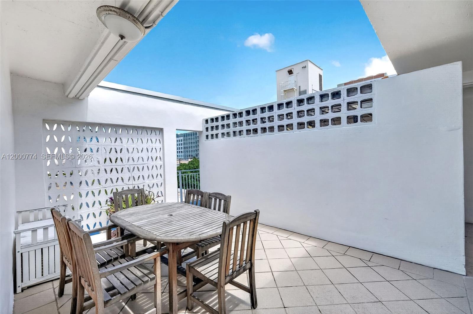 1519 Drexel Ave #201 Miami Beach, FL 33139