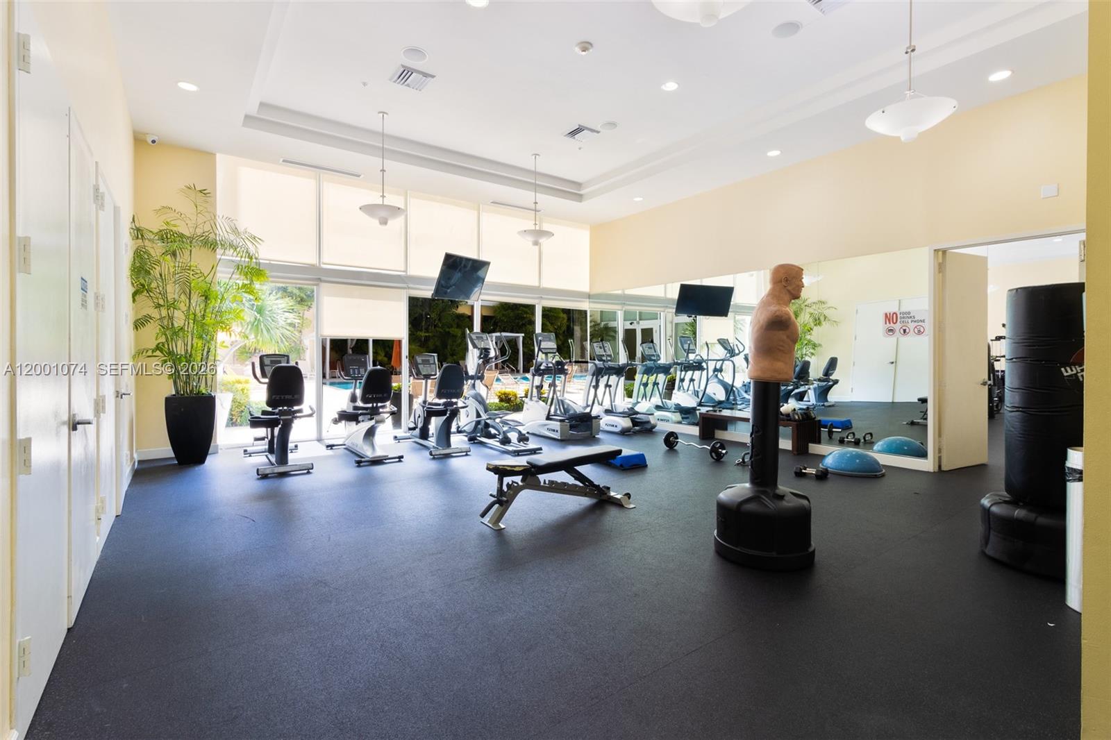 image The Venture at Aventura15