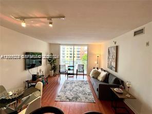 image The Venture at Aventura5