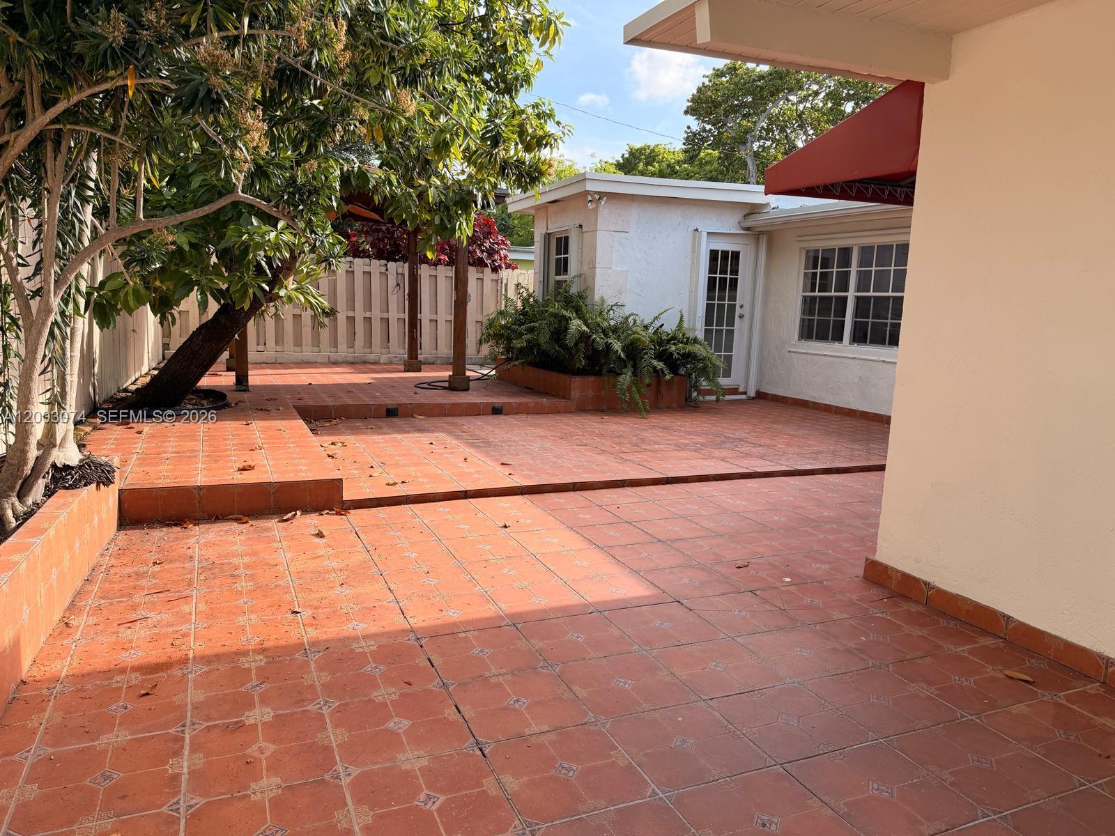 401 Warren Ln Key Biscayne, FL 33149
