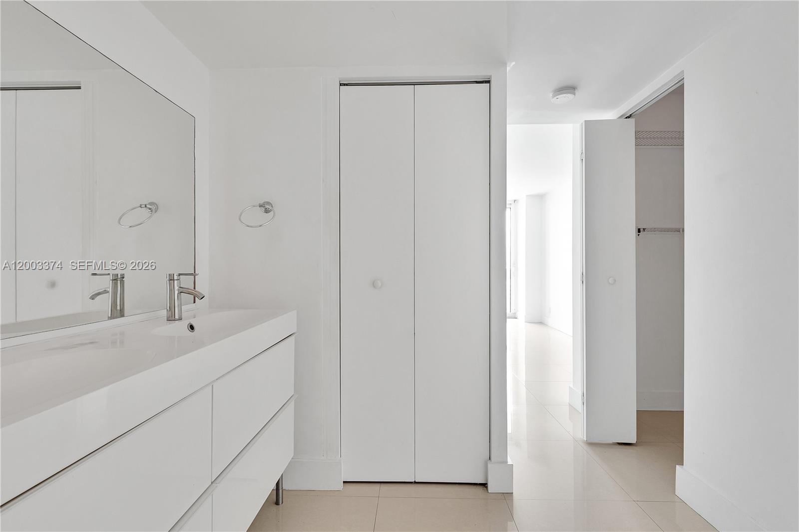 image Arlen House East18