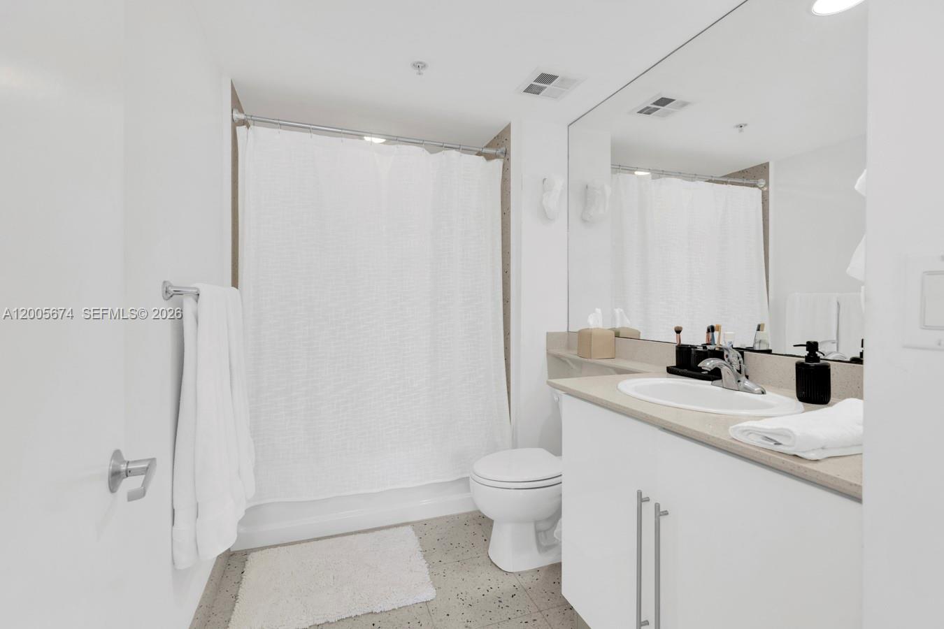 335 S Biscayne Bl #3408 Miami, FL 33131