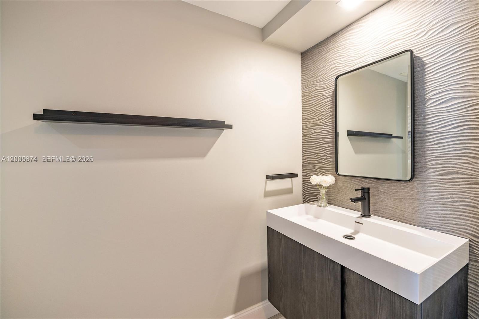 848 Brickell Key Dr #3403 Miami, FL 33131