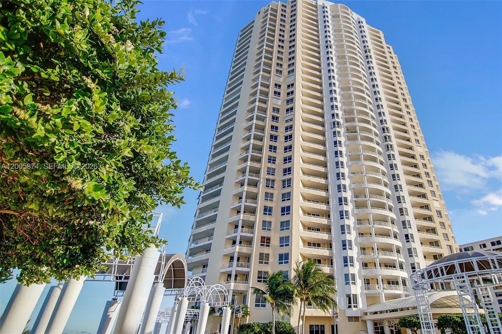 848 Brickell Key Dr #3403 Miami, FL 33131