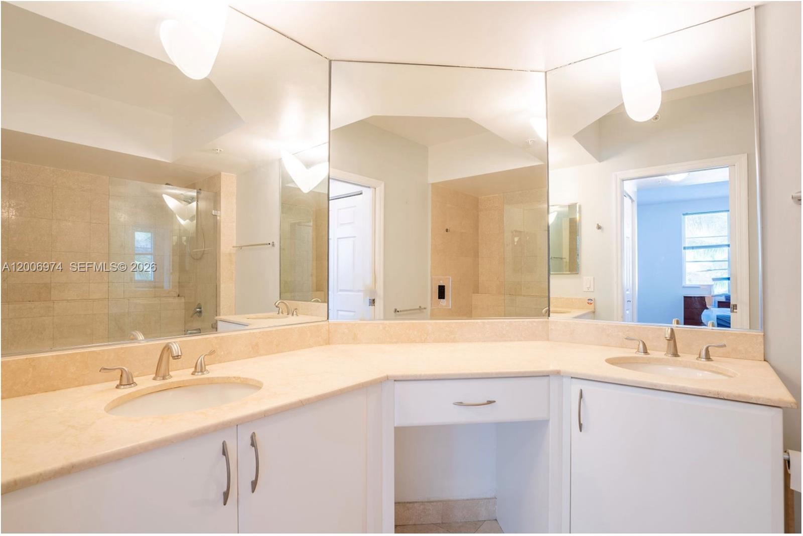 151 Michigan Ave #533 Miami Beach, FL 33139