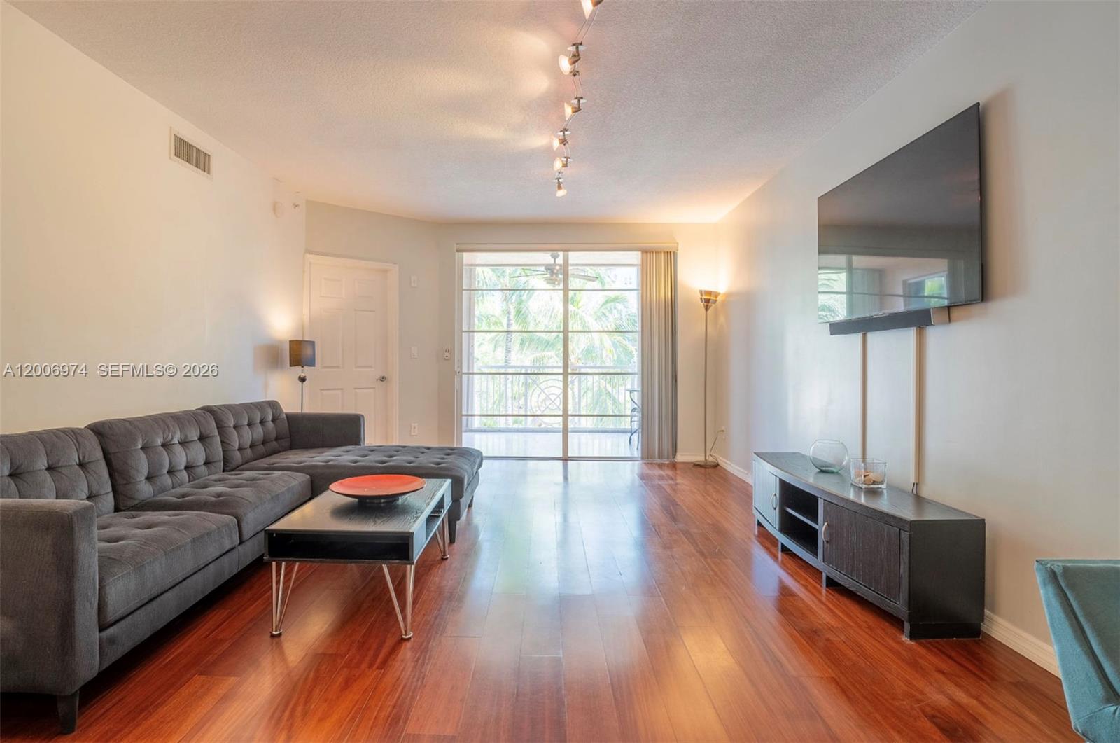 151 Michigan Ave #533 Miami Beach, FL 33139