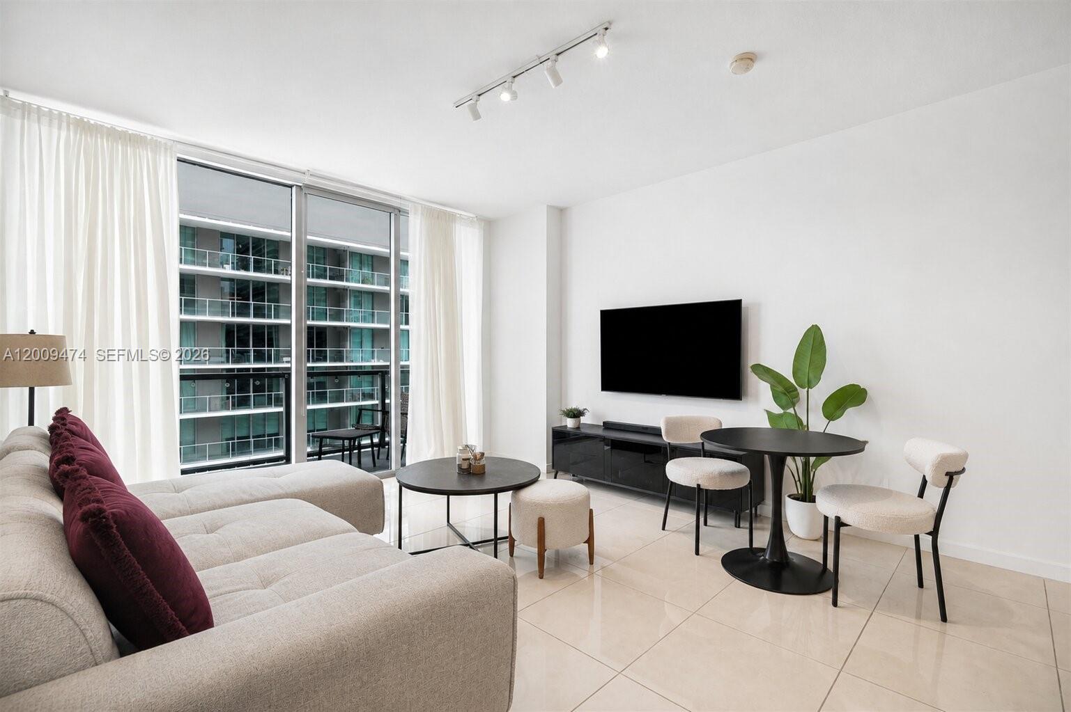 image Axis on Brickell South9