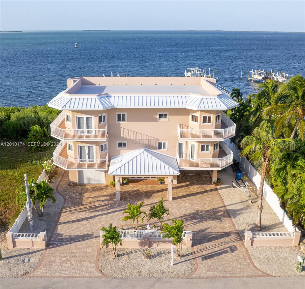 112 N Bounty Ln