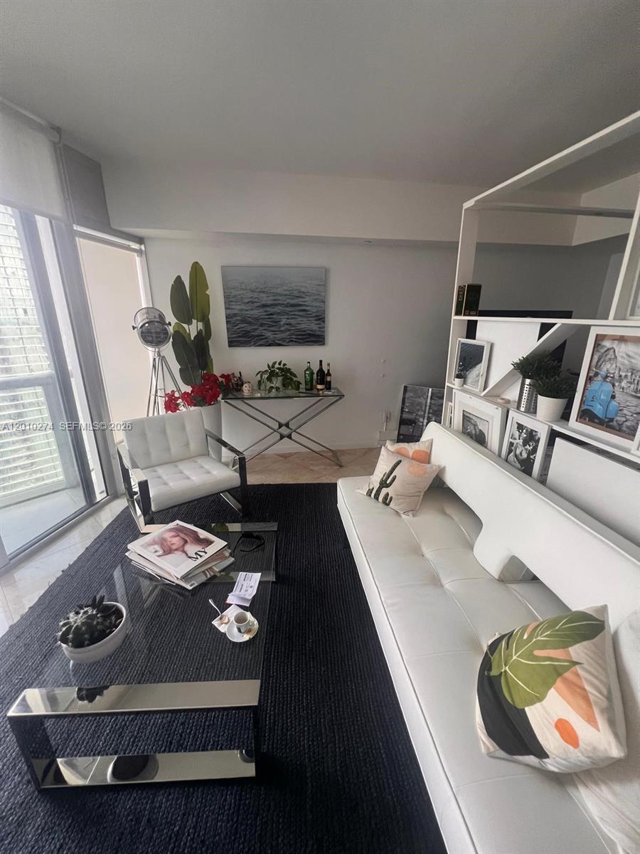 image Icon Brickell I22