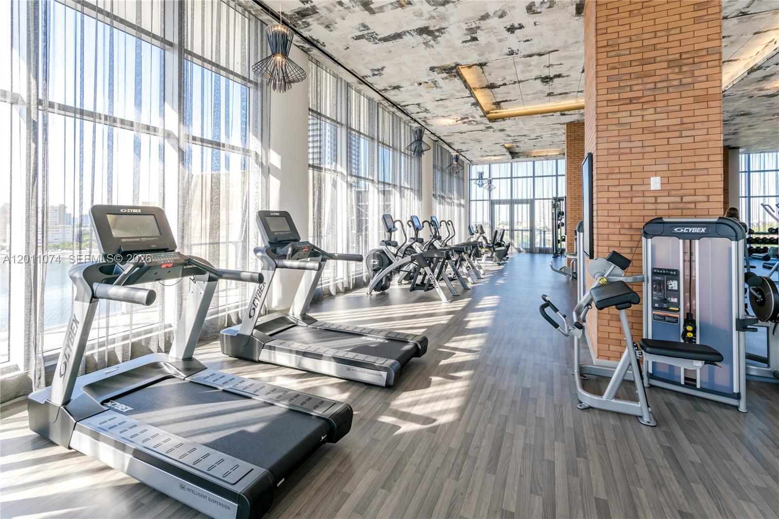 4010 S Ocean Dr #R1808 Hollywood, FL 33019