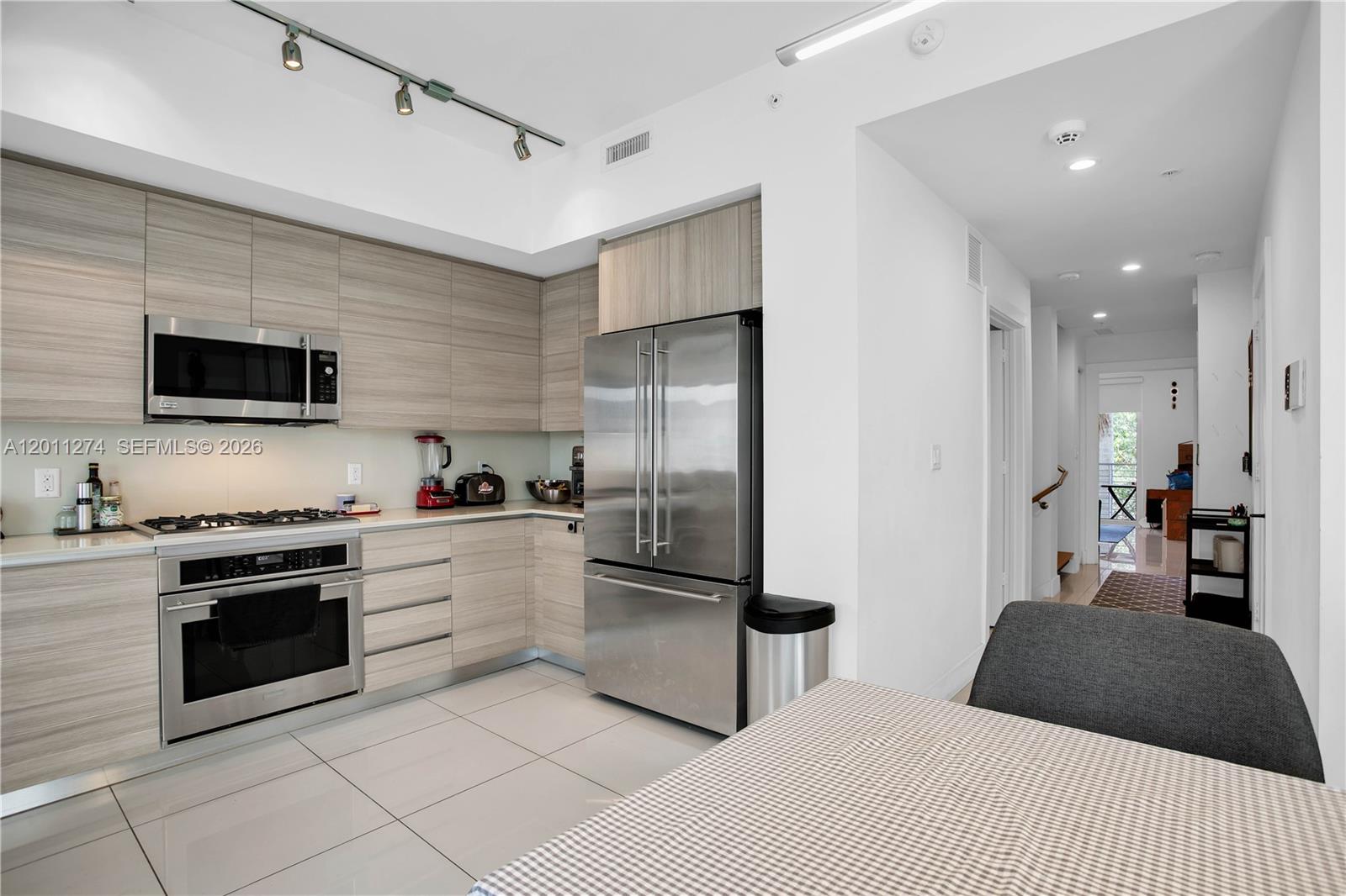 87 N Shore Dr Miami Beach, FL 33141