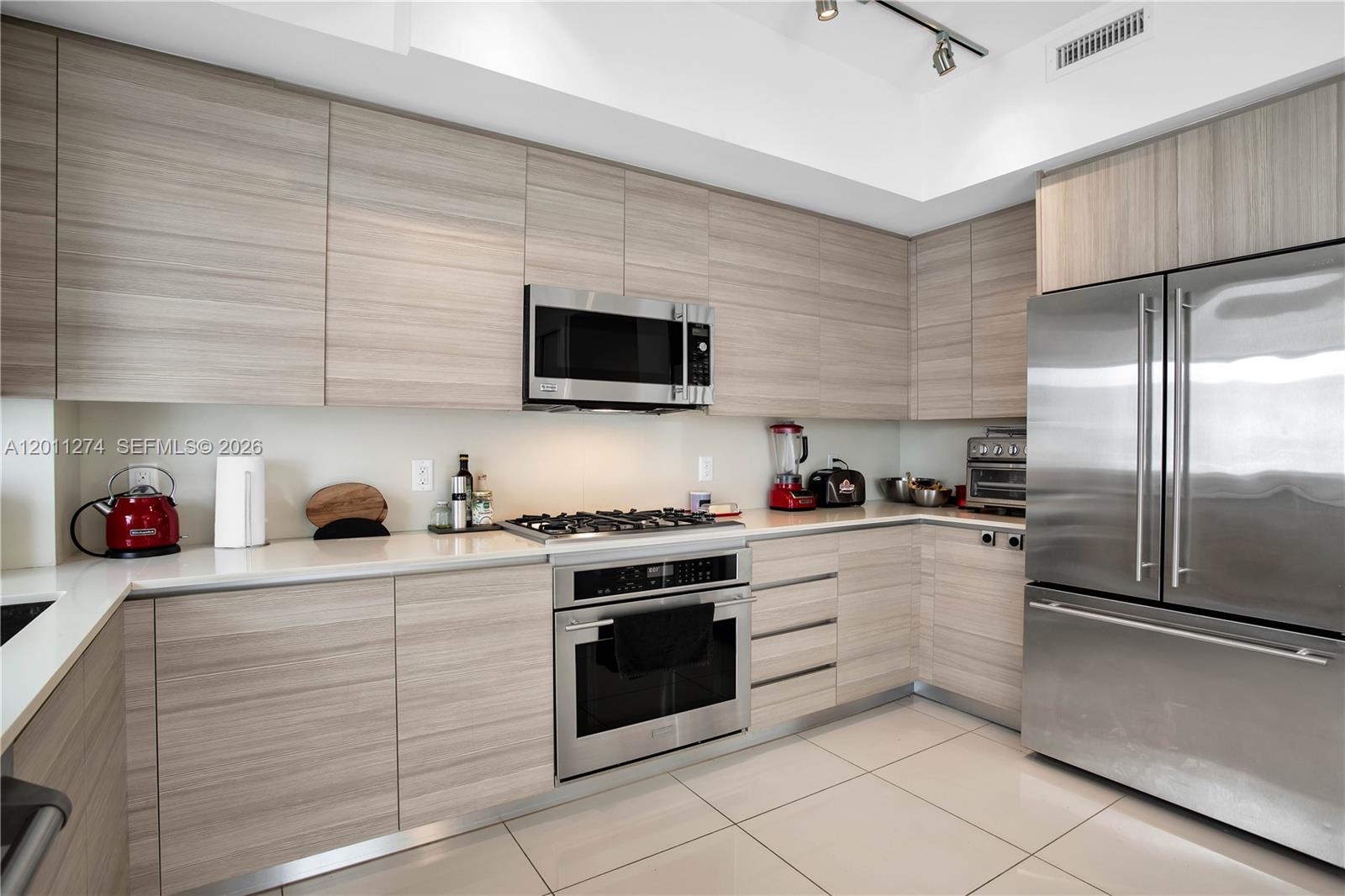 87 N Shore Dr Miami Beach, FL 33141