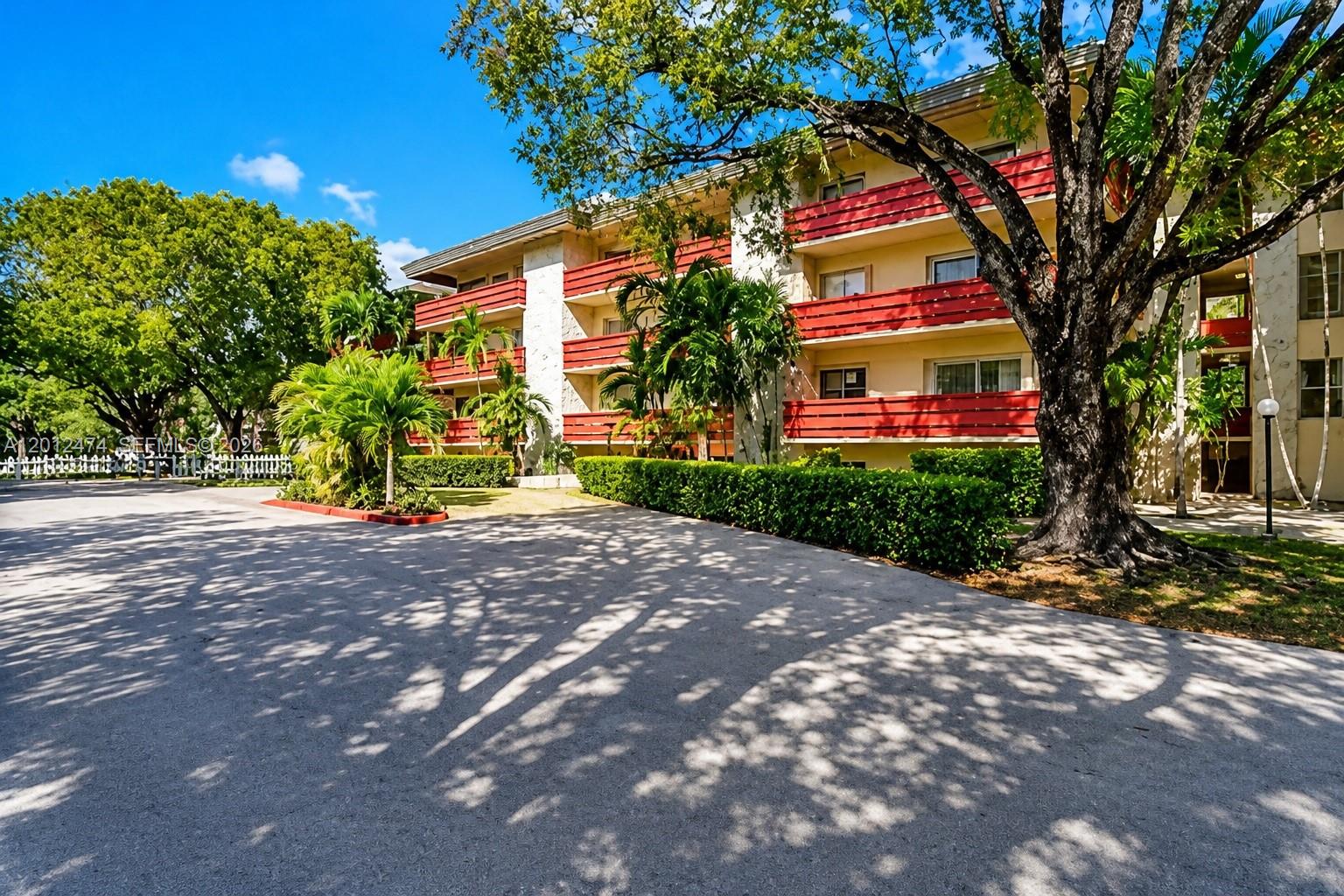 1205 Mariposa Ave #431