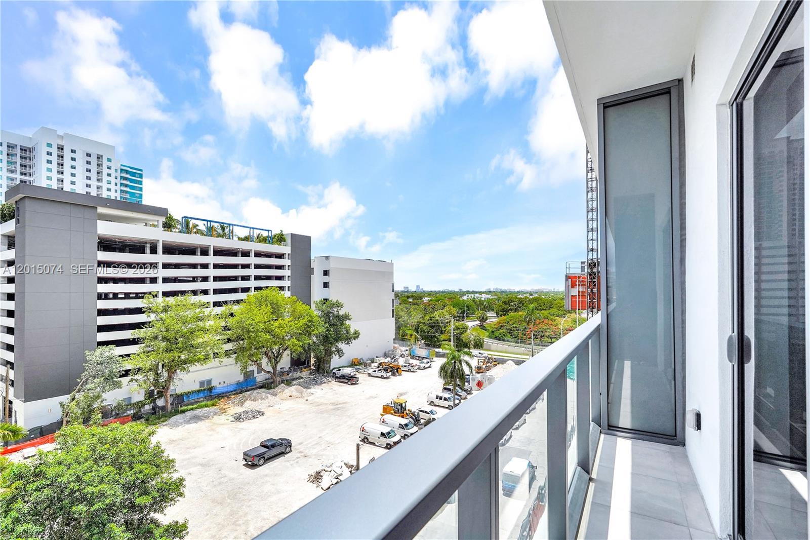 image Smart Brickell III27