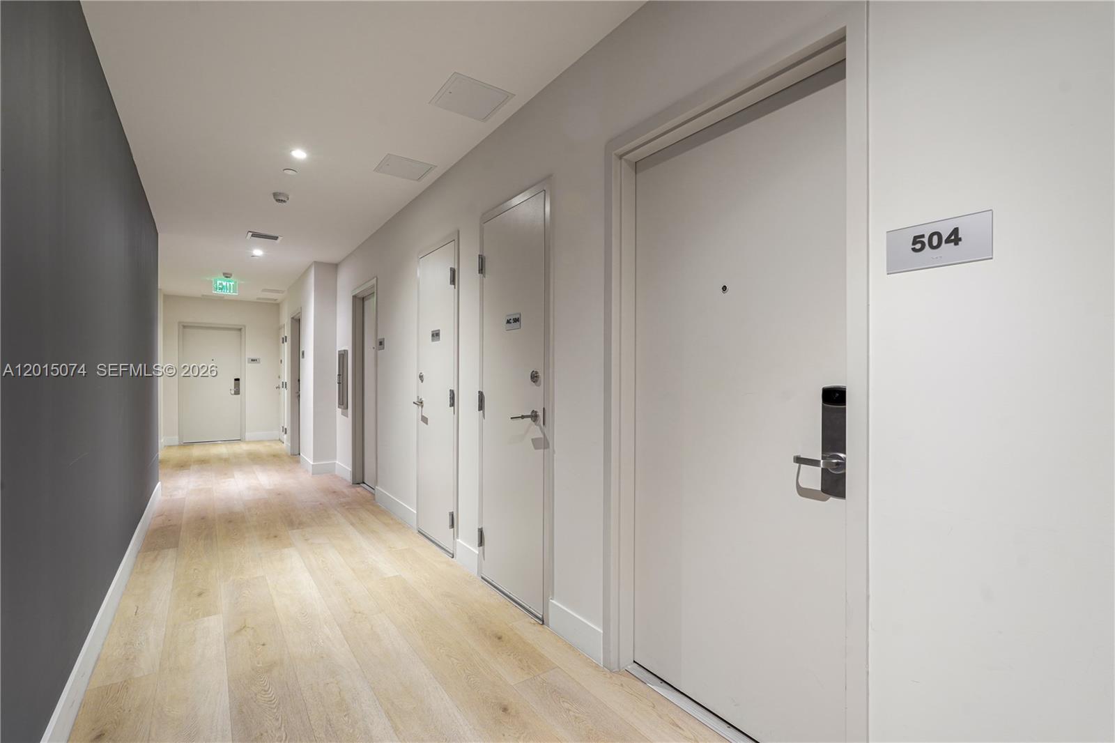image Smart Brickell III36