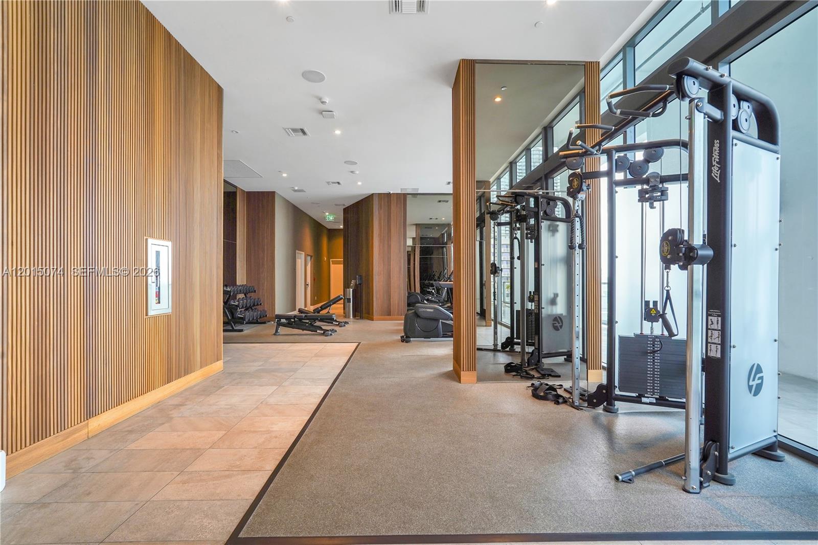 image Smart Brickell III43
